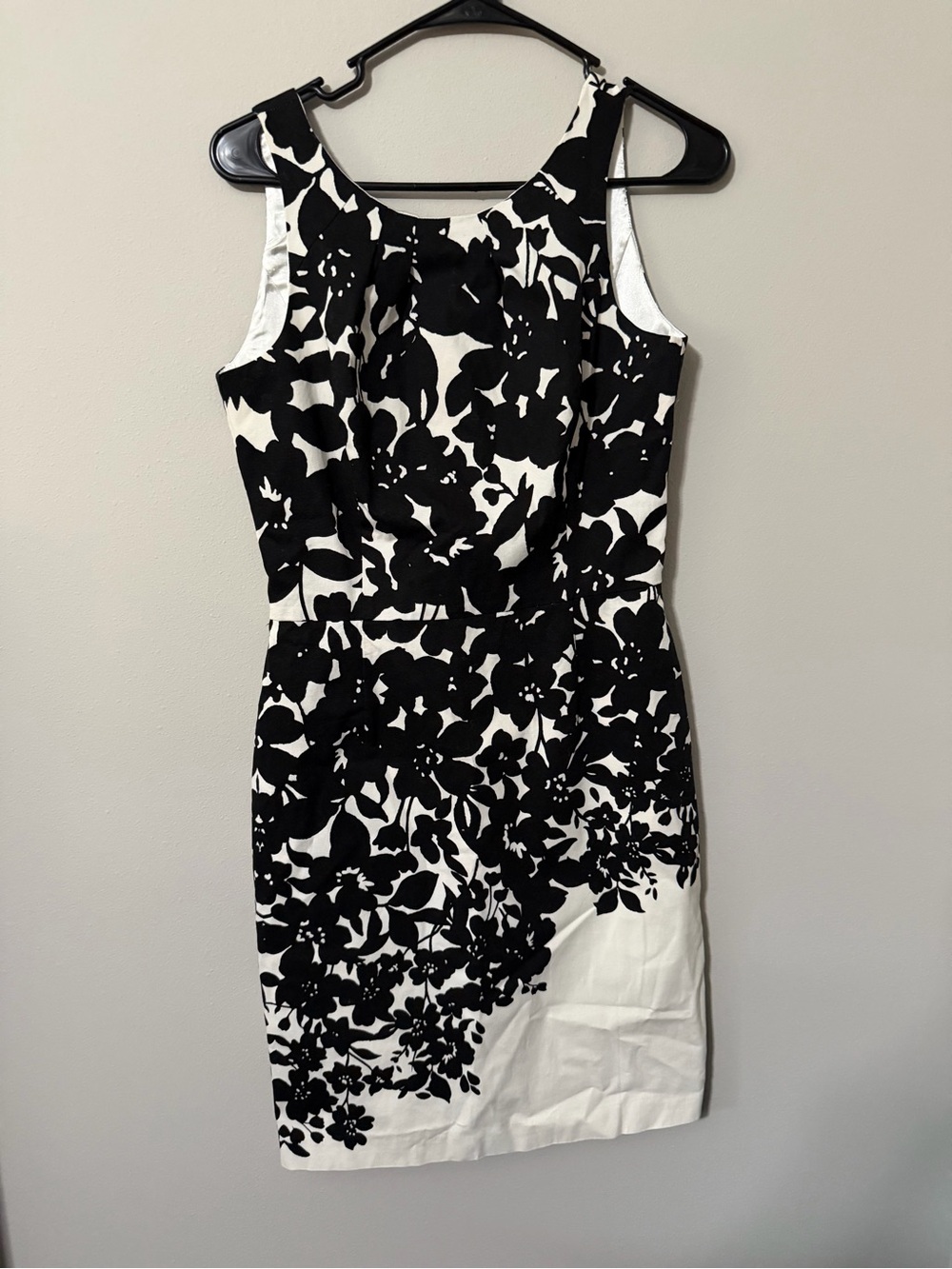 White House Black Market Black & White Floral Sheath Dress Size 4 Sleeveless